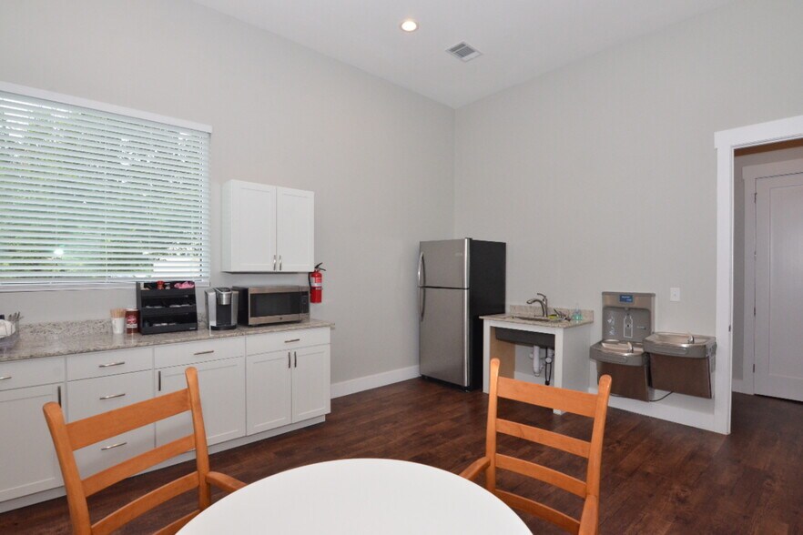 More Photos Of 2440 E Hwy 290, Dripping Springs Medical For Lease