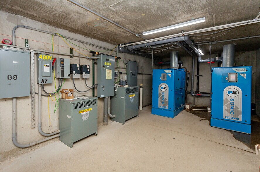 More Photos Of 1802 Industrial Park Dr, Ellsworth Industrial For Sale