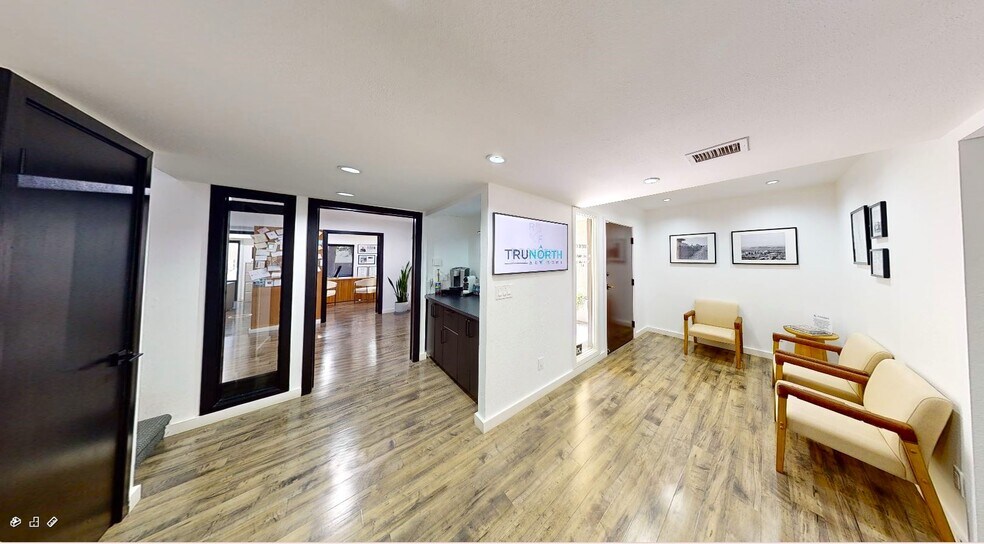 More Photos Of 7220 N 16th St, Phoenix Office For Lease