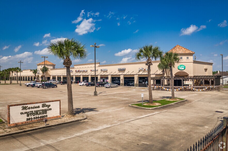 Primary Photo Of 3202 Marina Bay Dr, League City Unknown For Lease