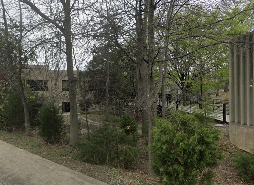 More Photos Of 4444 Arlington Blvd, Arlington Religious Facility For Lease