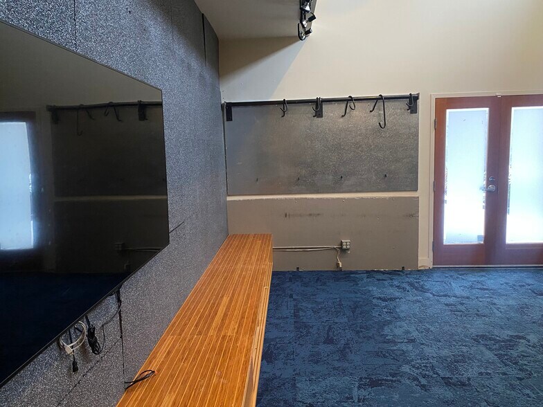 More Photos Of 1124 Eastlake Ave E, Seattle Loft Creative Space For Lease