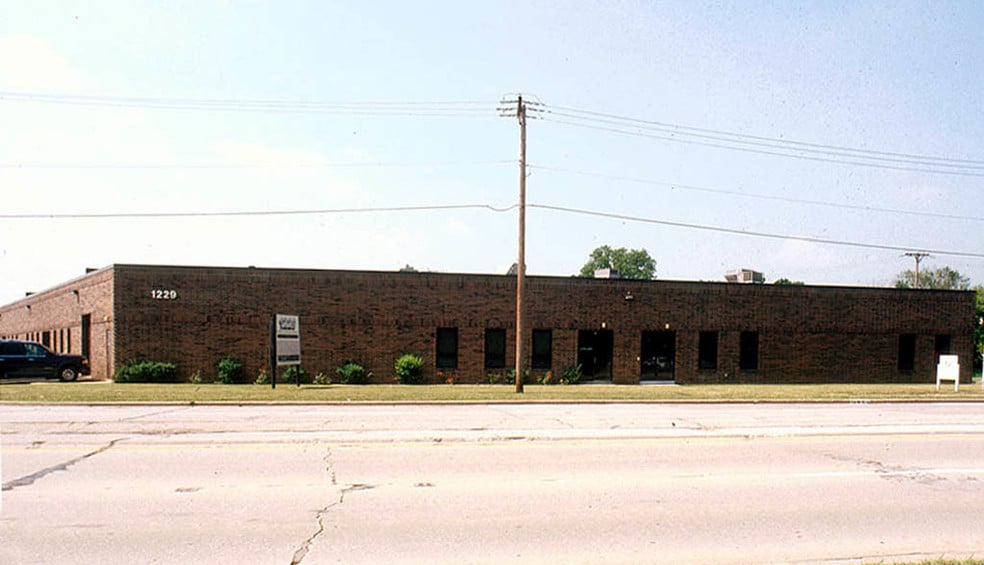 Primary Photo Of 1229 E Algonquin Rd, Arlington Heights Flex For Sale