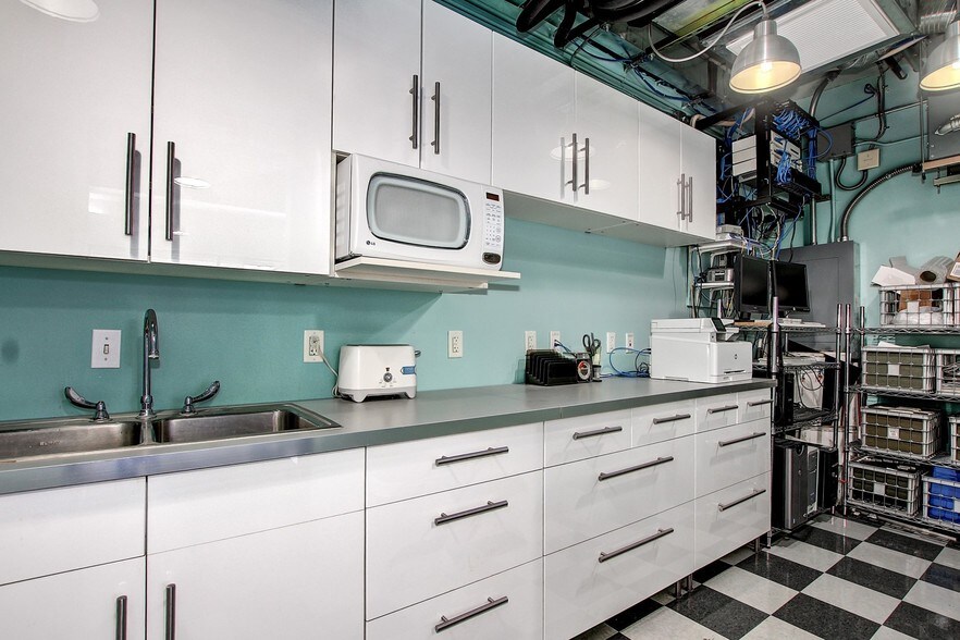 More Photos Of 3033 N Central Ave, Phoenix Loft Creative Space For Sale