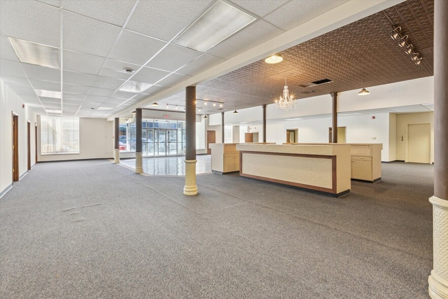 More Photos Of 711 Washington Ave, Bay City Medical For Lease