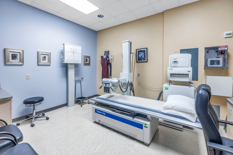 More Photos Of 6322-6326 Gunn Hwy, Tampa Medical For Sale