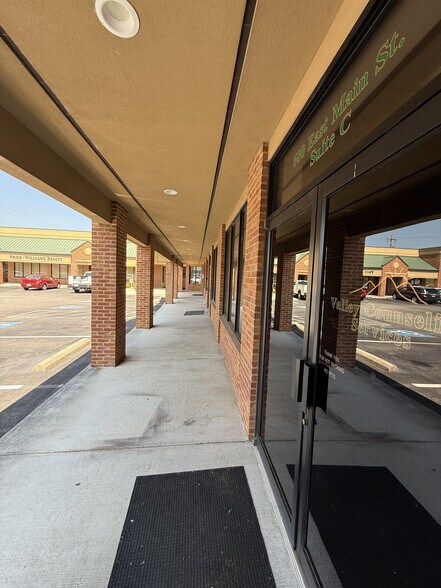 More Photos Of 600 E Main St, Radford Office For Lease