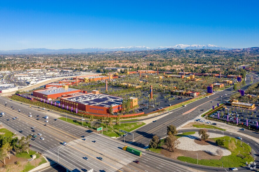 More Photos Of 2915-3011 El Camino Real, Tustin Unknown For Lease