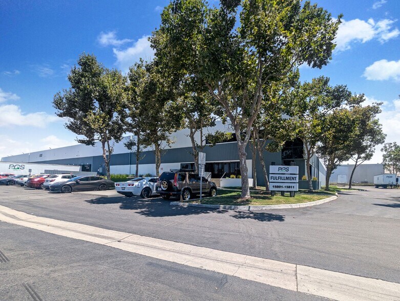 More Photos Of 15801-15811 E Valley Blvd, City of Industry Warehouse For Lease