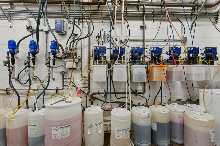 More Photos Of 2068 N Hill Field Rd, Layton Carwash For Lease