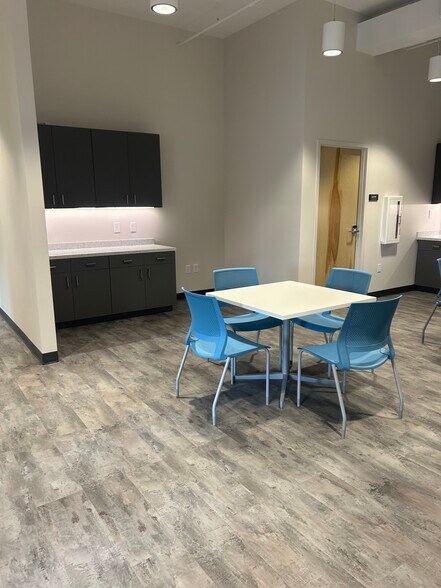 More Photos Of 1900 Leland Dr SE, Marietta Coworking Space