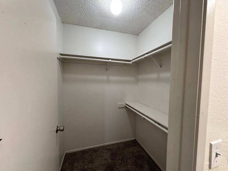 More Photos Of 12745 Navajo Rd, Apple Valley Apartments For Sale