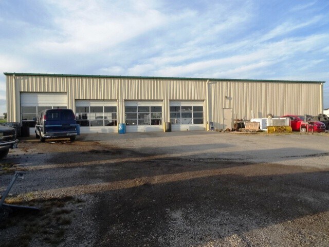 More Photos Of 106 S Sunset Dr, Butler Auto Repair For Sale