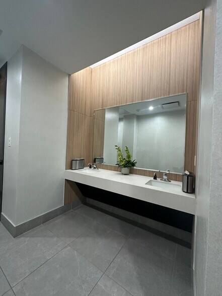 More Photos Of 3811 Bee Caves Rd, Austin Medical For Lease