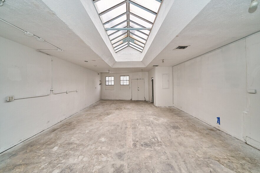 More Photos Of 5959 W 3rd St, Los Angeles Storefront Retail Office For Lease