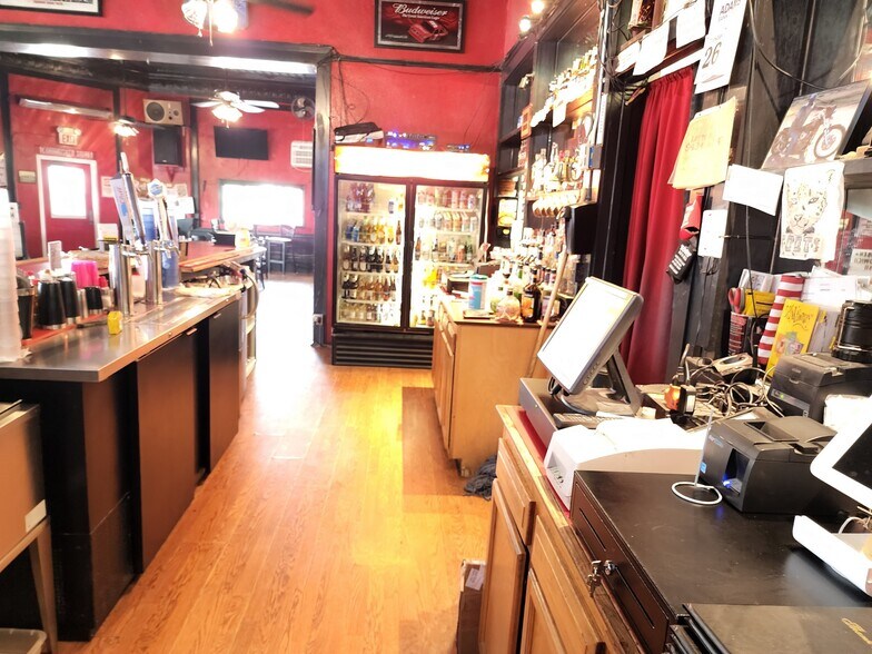 More Photos Of 710 2nd St, Chappell Restaurant For Sale