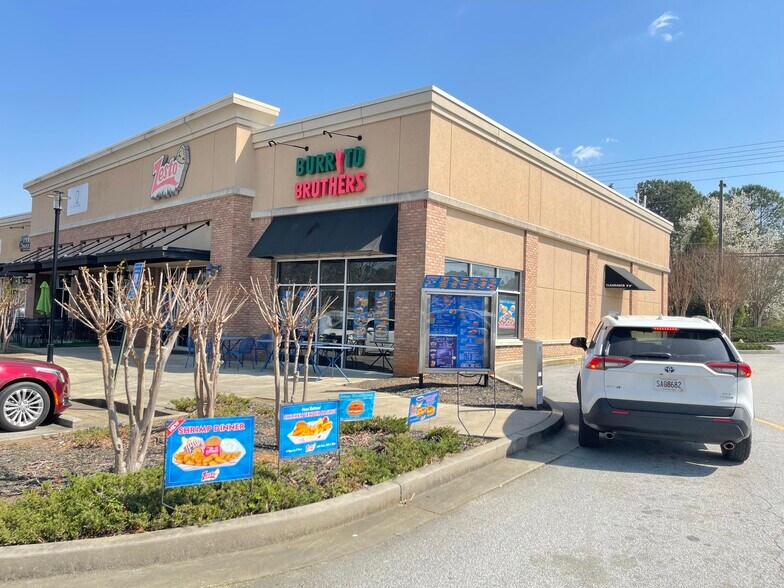 More Photos Of 26 Carriage Oaks Dr, Tyrone Storefront For Sale