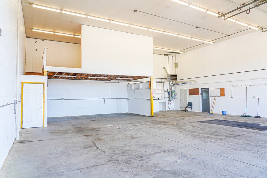 More Photos Of 102 Cecil Henderson Rd, Canonsburg Service For Lease