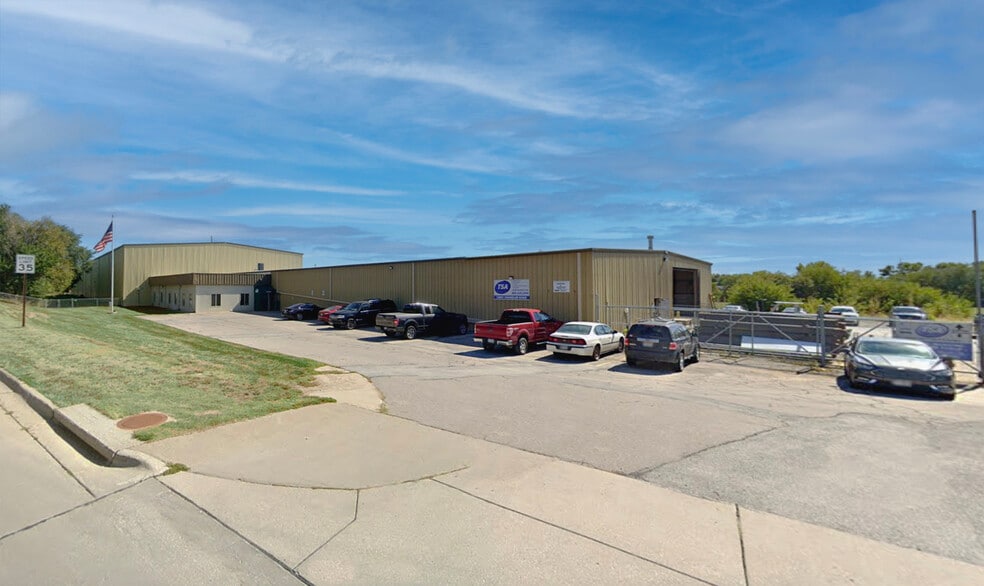 Primary Photo Of 14901 Chandler Rd, Omaha Warehouse For Sale