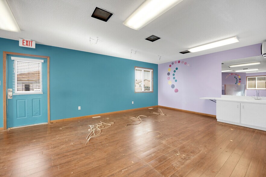 More Photos Of 804 Winchester Dr, Sedalia Medical For Sale