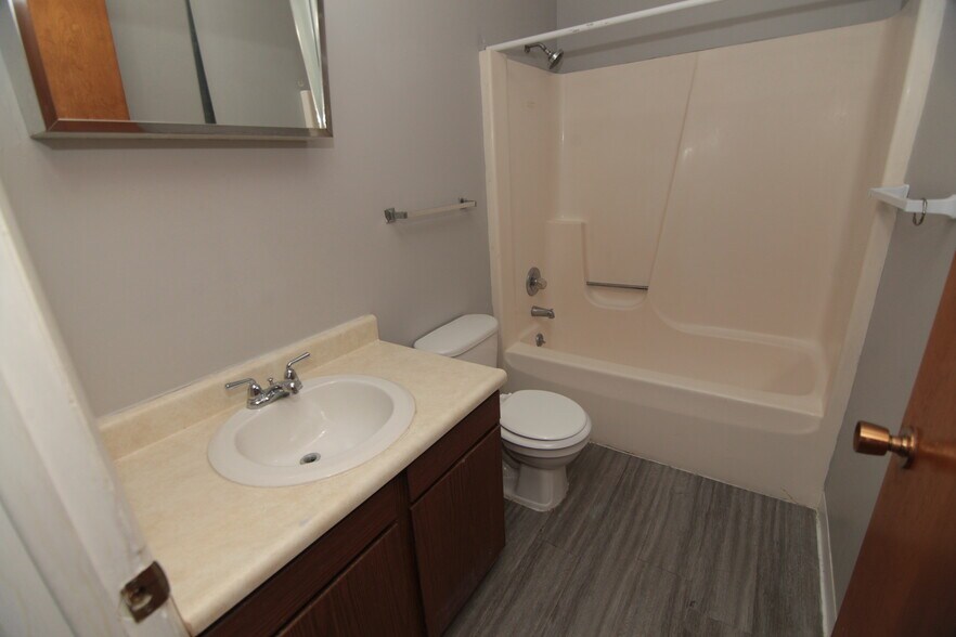 More Photos Of 1524 38th St, Rock Island Office Residential For Sale