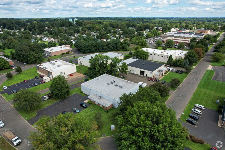 More Photos Of 290 Andrews Rd, Trevose Flex For Lease