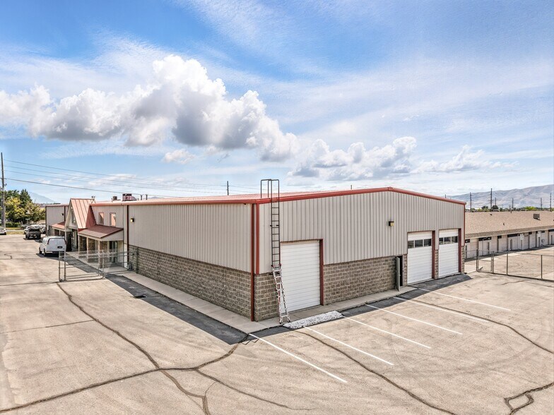 More Photos Of 376-384 Commerce Loop, Orem Manufacturing For Lease