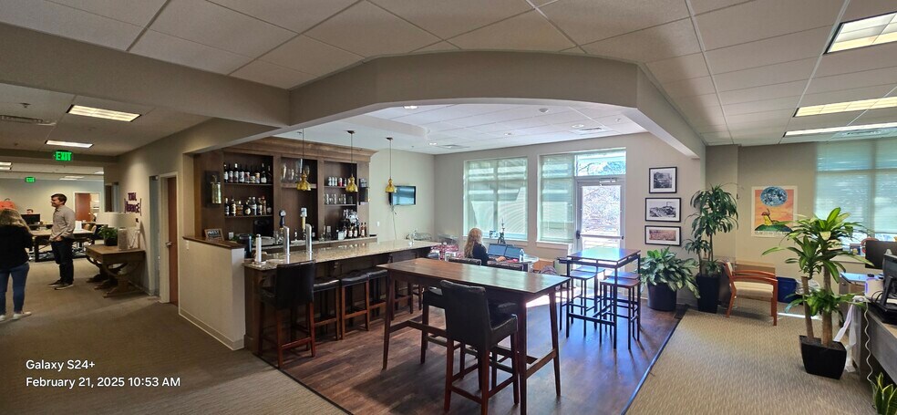 More Photos Of 421 Wando Park Blvd, Mount Pleasant Office For Lease