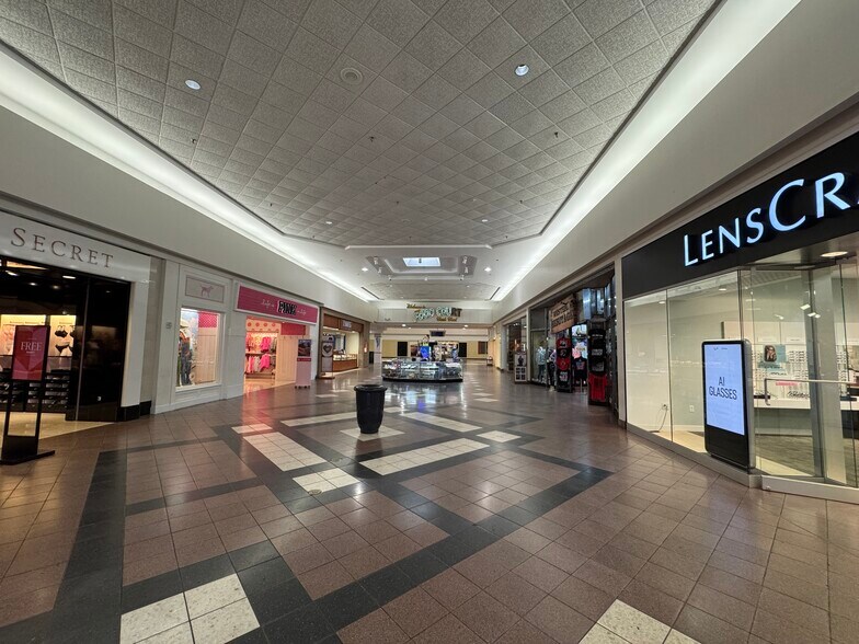 More Photos Of 777 E Merritt Island Cswy, Merritt Island Unknown For Lease