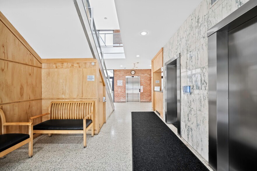 More Photos Of 520 Franklin Ave, Garden City Medical For Sale