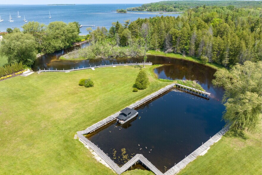 More Photos Of 4084 Main St, Fish Creek Freestanding For Sale