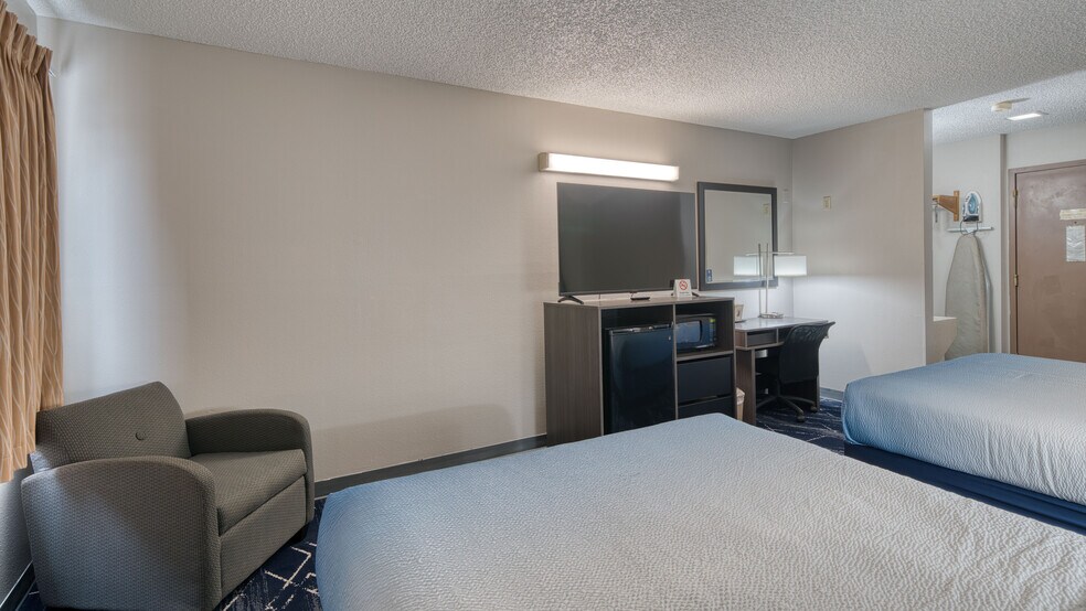 More Photos Of 2600 Whitewood Service Rd, Sturgis Hotel For Sale
