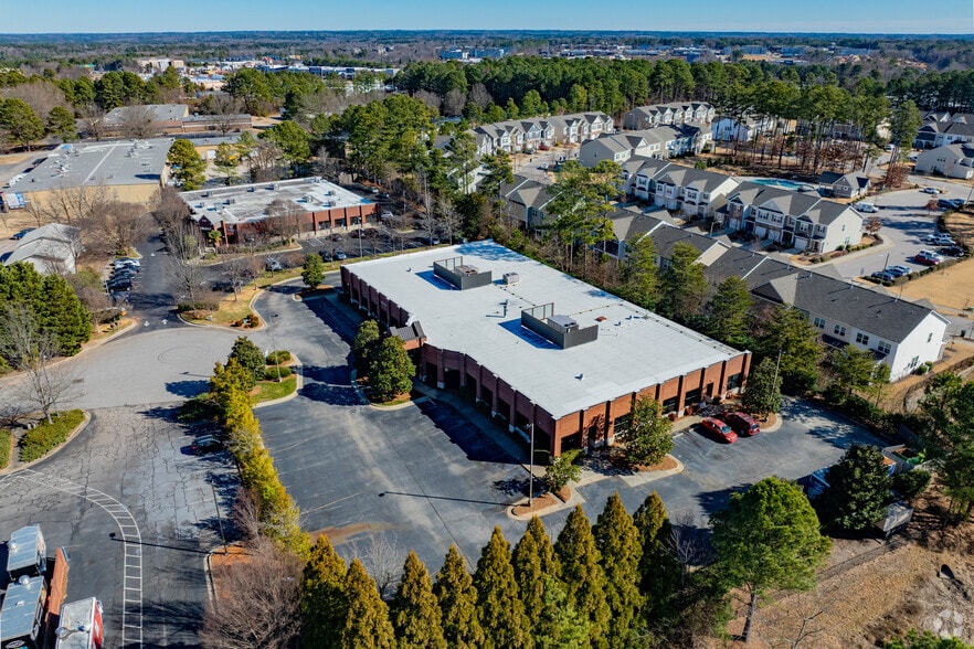 More Photos Of 6100 Maddry Oaks Ct, Raleigh Flex For Sale