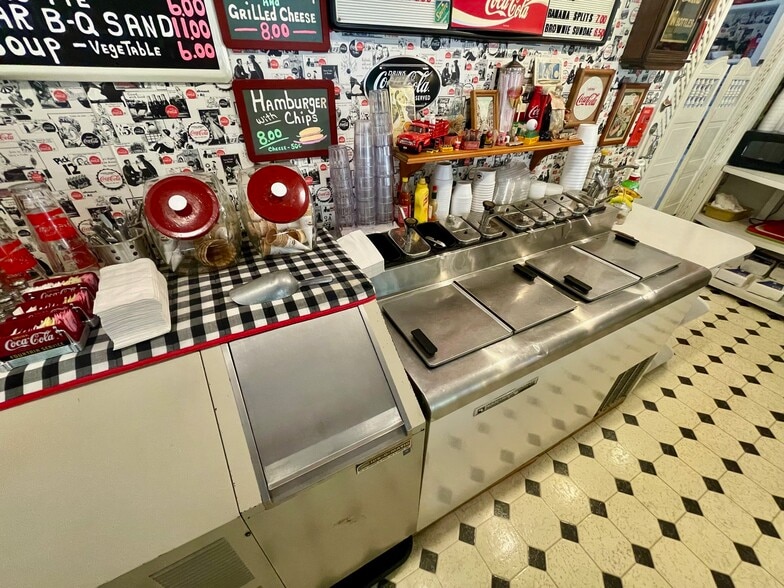 More Photos Of 273 N Main St, Eureka Springs Restaurant For Sale