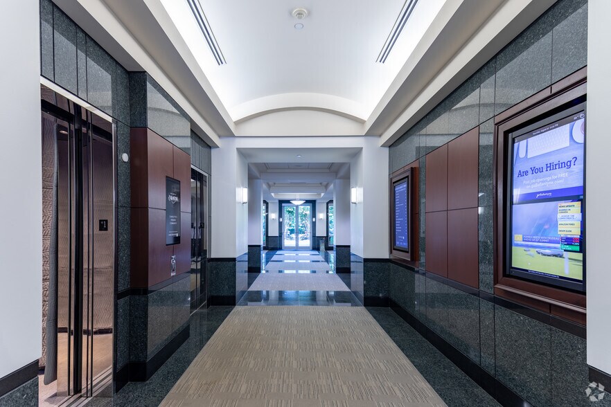 More Photos Of 13925 Ballantyne Corporate Pl, Charlotte Office For Lease