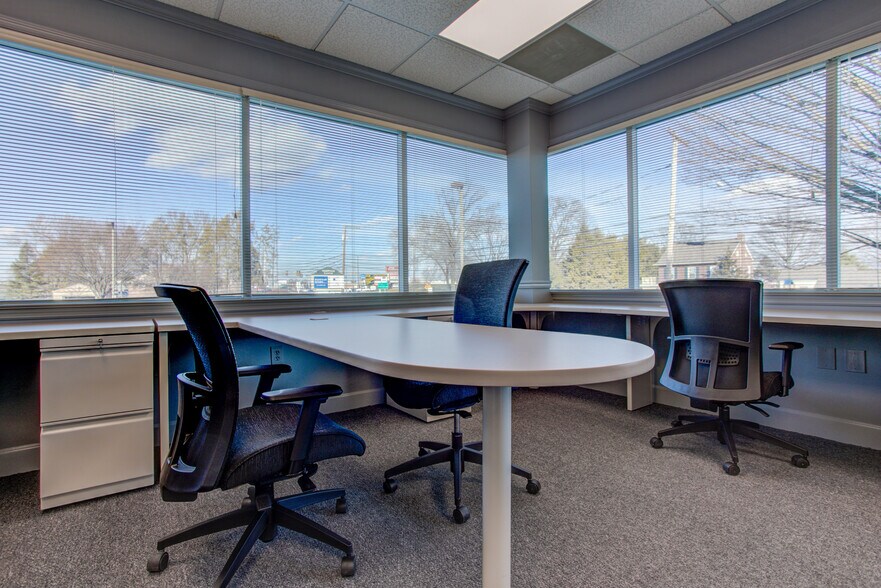 More Photos Of 930 Red Rose Ct, Lancaster Office For Sale