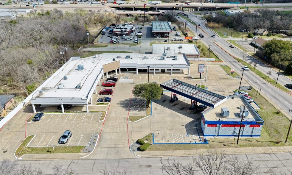 More Photos Of 1223 E Belt Line Rd, DeSoto Freestanding For Lease