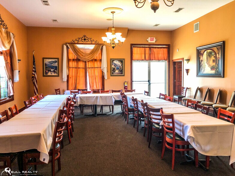 More Photos Of 150 Stone St, Villa Rica Office For Sale