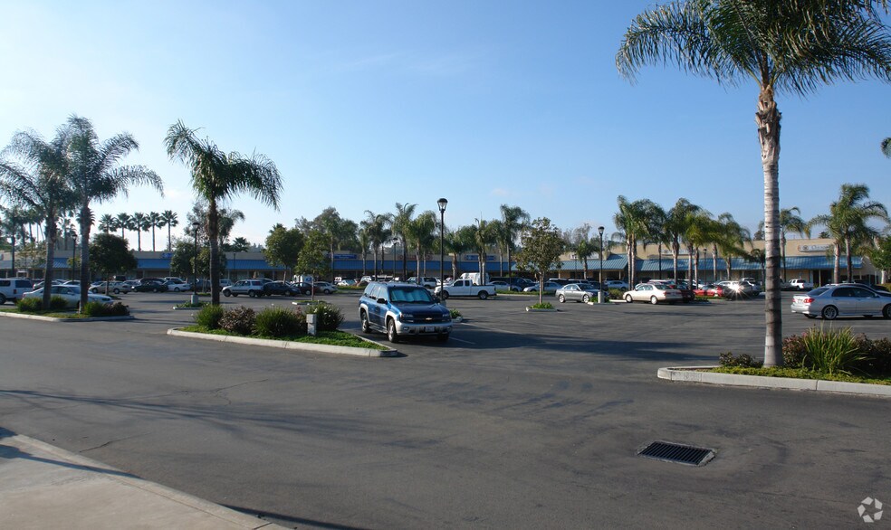 More Photos Of 316-362 W Mission Ave, Escondido Unknown For Lease