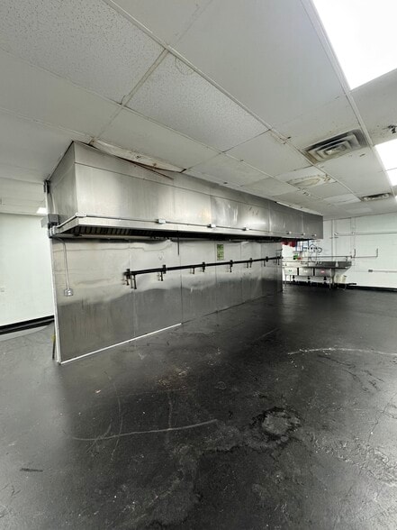 More Photos Of 149-18 Guy R Brewer Blvd, Jamaica Warehouse For Sale