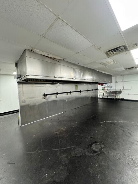 More Photos Of 149-18 Guy R Brewer Blvd, Jamaica Warehouse For Sale