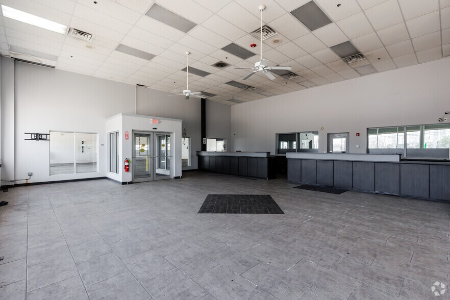 More Photos Of 4000 N Mannheim Rd, Franklin Park Auto Dealership For Sale