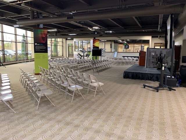 More Photos Of 2210 Woodland Dr, Manitowoc Office For Lease