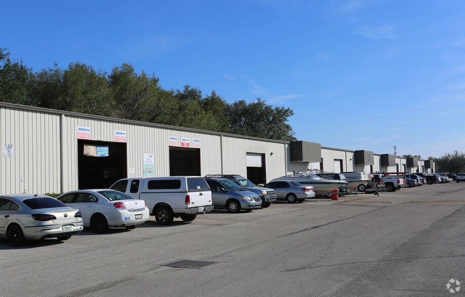 More Photos Of 1307 Green Forest Ct, Winter Garden Warehouse For Lease