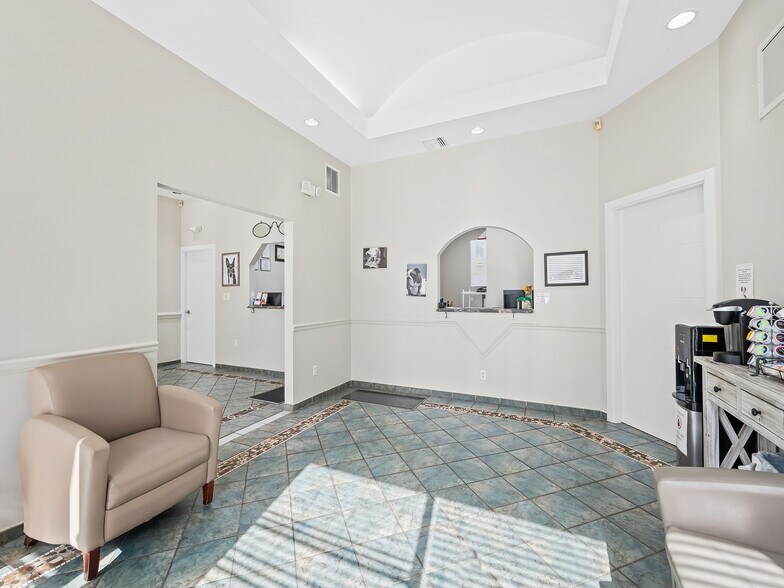 More Photos Of 372 S Powerline Rd, Deerfield Beach Storefront Retail Office For Sale