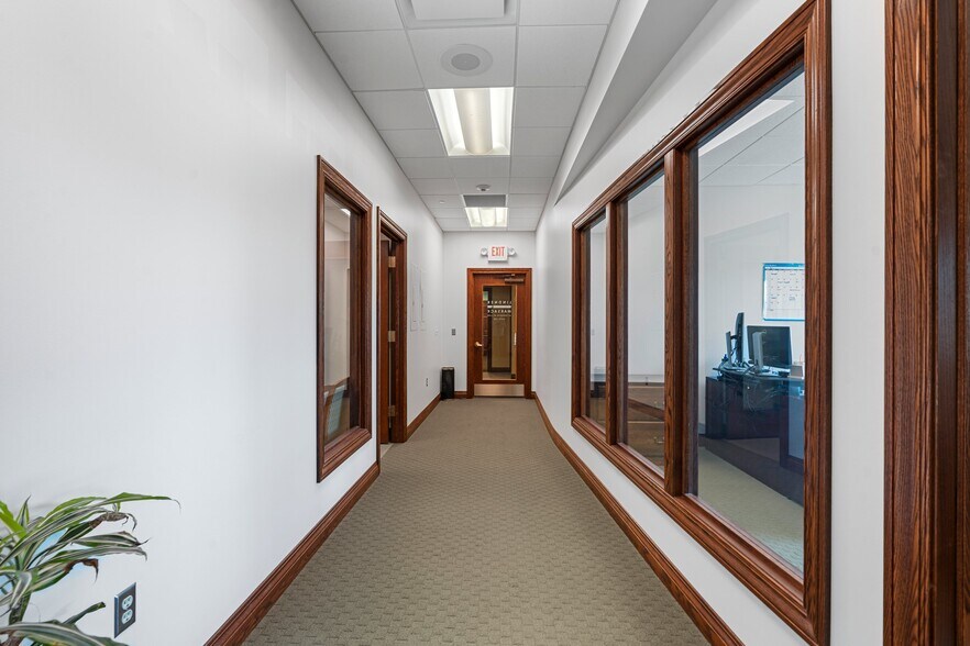 More Photos Of 4400 Calumet Ave, Manitowoc Office For Sale