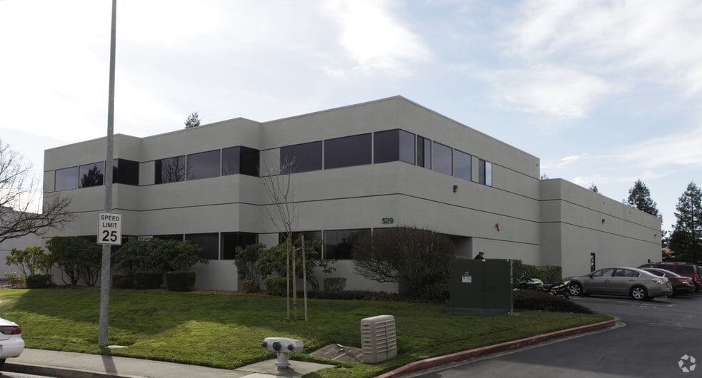 More Photos Of 529 Martin Ave, Rohnert Park Manufacturing For Lease