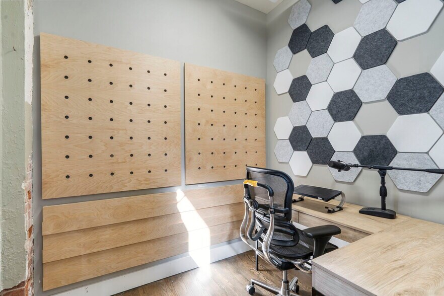 More Photos Of 429-431 N Boonville Ave, Springfield General Retail For Lease