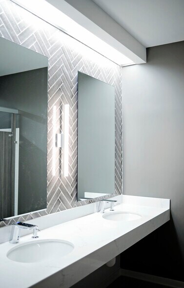 More Photos Of 11250 Kirkland Way, Kirkland Office For Lease