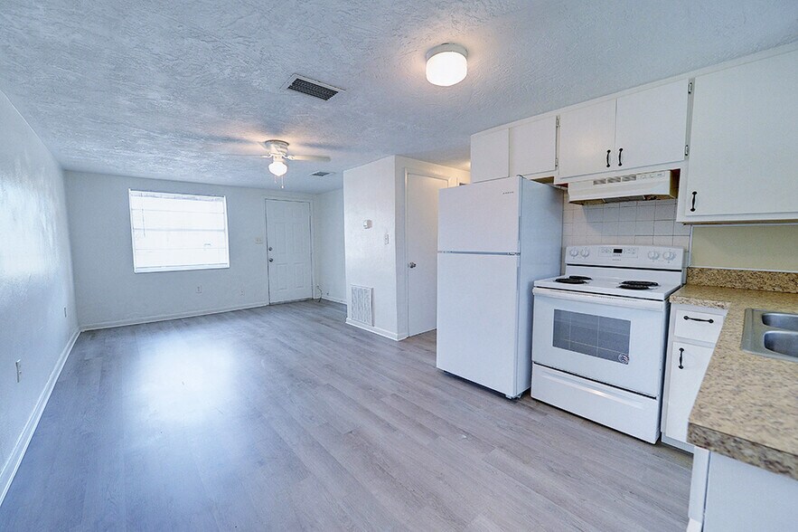 More Photos Of 1154 NE 1st St, Crystal River Apartments For Sale